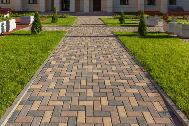 Best Professional Driveway Pavers  in Cedar Falls, IA